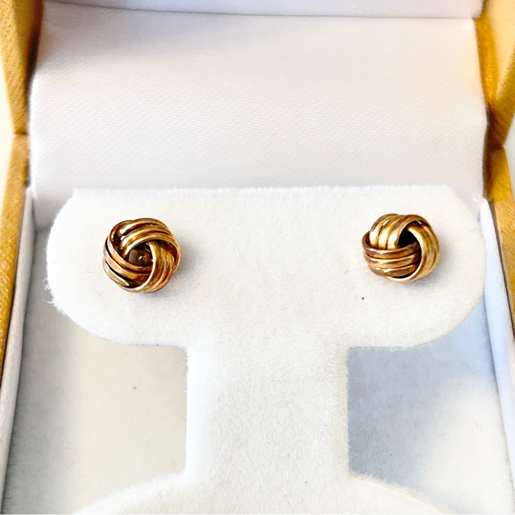 New 10k Yellow Gold Stud Earrings Love Knot Old Money Quiet Luxury Preppy Style